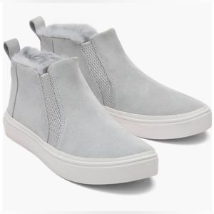 NWT- TOMS ‘Bryce’ Suede Faux Fur Sneaker